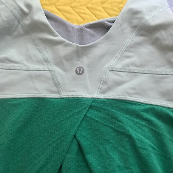 Lululemon Tame Me Tank. Size 8. - Picture 4 of 5